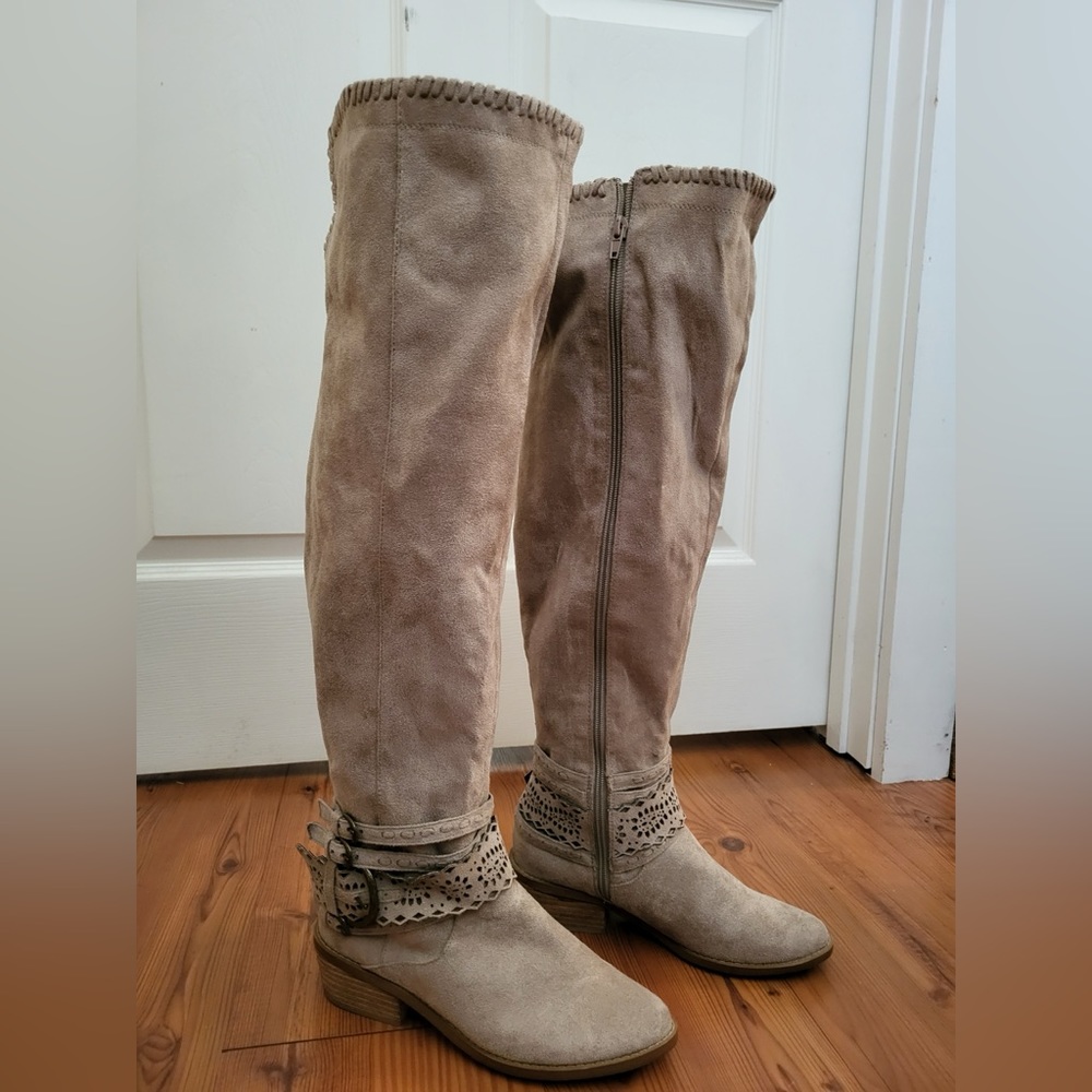Over the knee faux suede zip boots